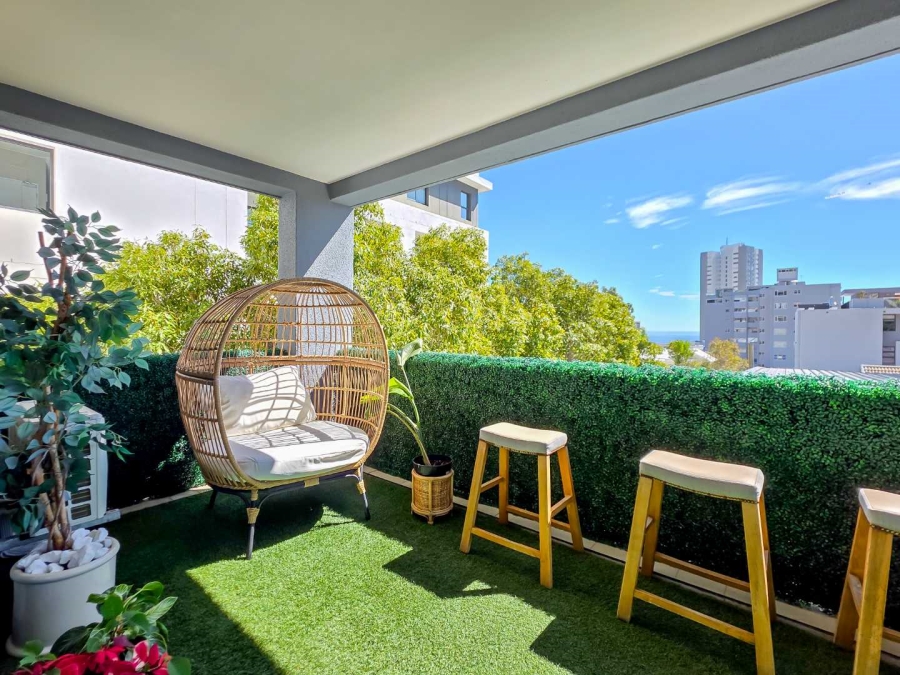 2 Bedroom Property for Sale in Sea Point Western Cape